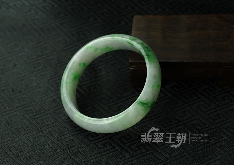 糯冰种紫罗兰飘翠缅甸翡翠手镯（58.3）