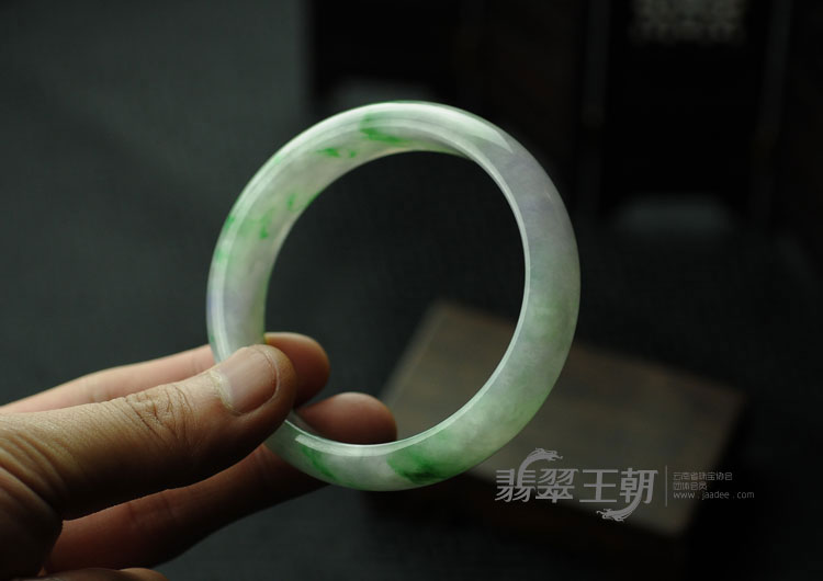糯冰种紫罗兰飘翠缅甸翡翠手镯（58.3）