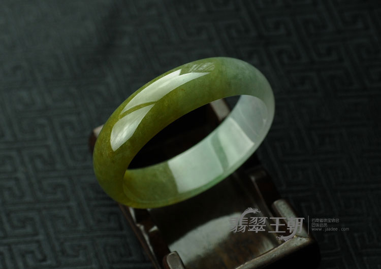 冰种淡三彩（紫绿黄）缅甸翡翠贵妃镯（57-50.3）