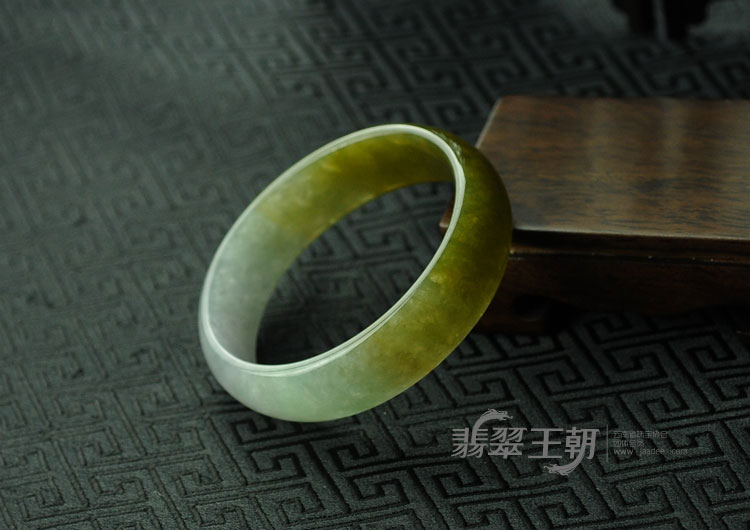 冰种淡三彩（紫绿黄）缅甸翡翠贵妃镯（57-50.3）