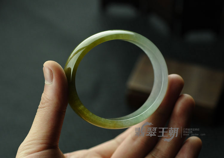 冰种淡三彩（紫绿黄）缅甸翡翠贵妃镯（57-50.3）