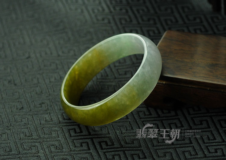 冰种淡三彩（紫绿黄）缅甸翡翠贵妃镯（57-50.3）