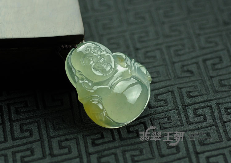 高冰种黄翡缅甸翡翠玉佛挂件