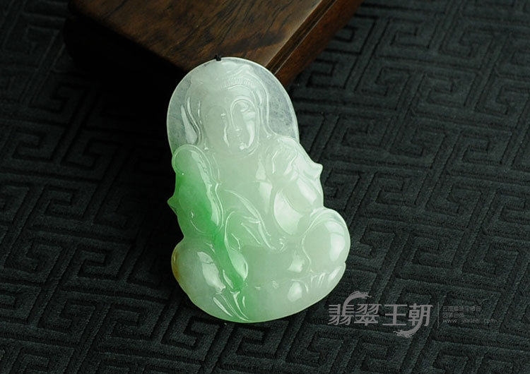 糯冰种黄加绿缅甸翡翠观音挂件