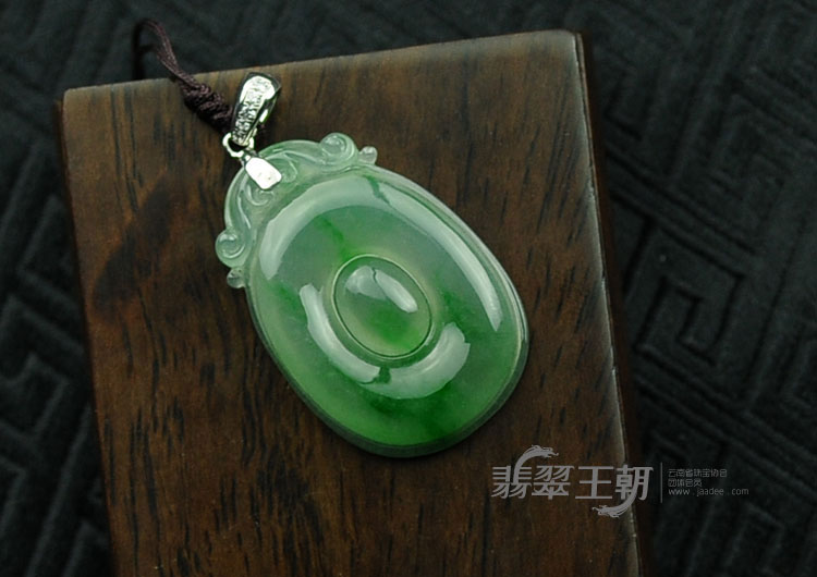 冰玻种飘翠缅甸翡翠福在眼前挂件
