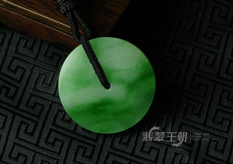 糯冰种阳绿翠色缅甸翡翠平安扣挂件