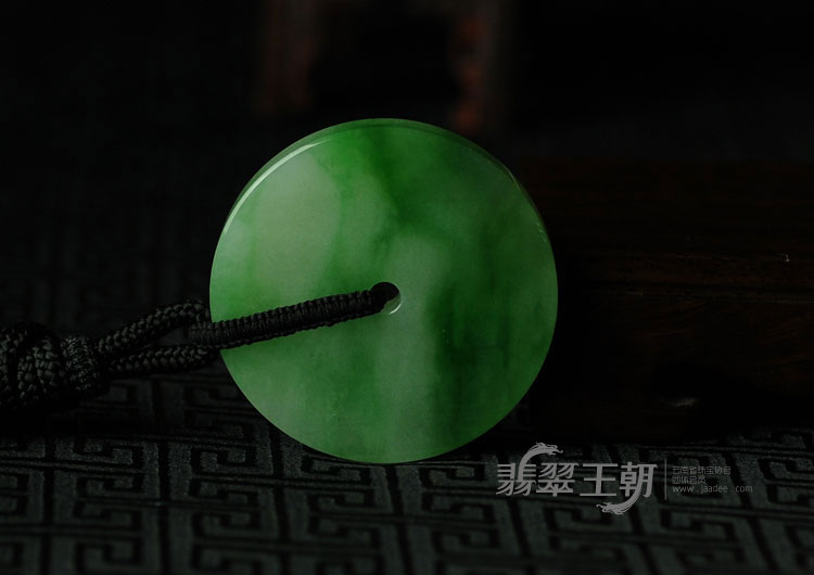 糯冰种阳绿翠色缅甸翡翠平安扣挂件