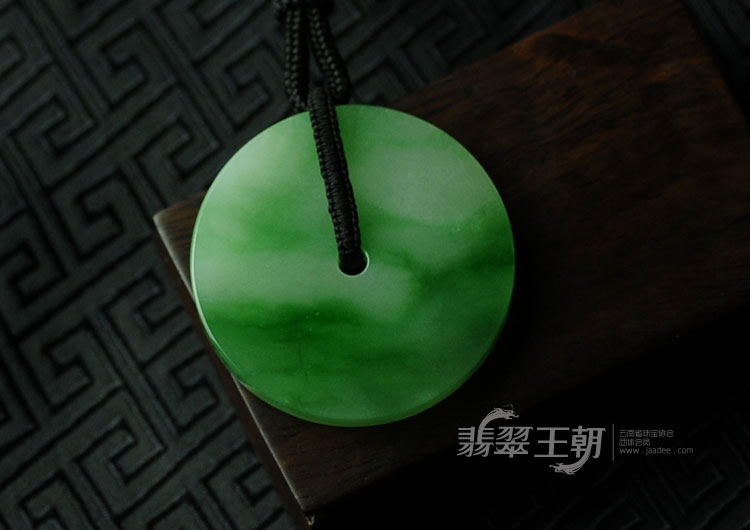 糯冰种阳绿翠色缅甸翡翠平安扣挂件
