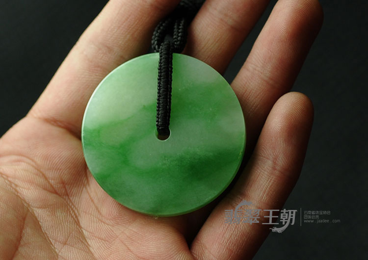 糯冰种阳绿翠色缅甸翡翠平安扣挂件