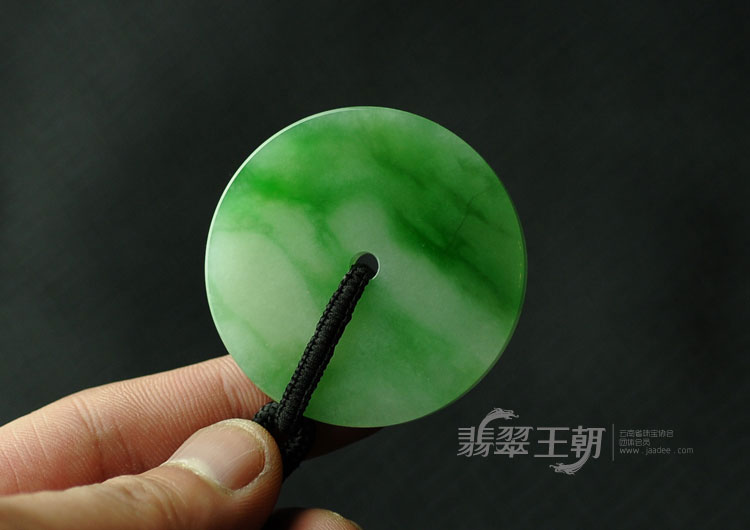 糯冰种阳绿翠色缅甸翡翠平安扣挂件