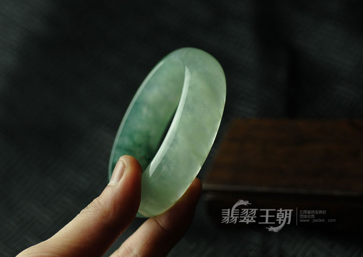 冰种飘花缅甸翡翠手镯（57.8）