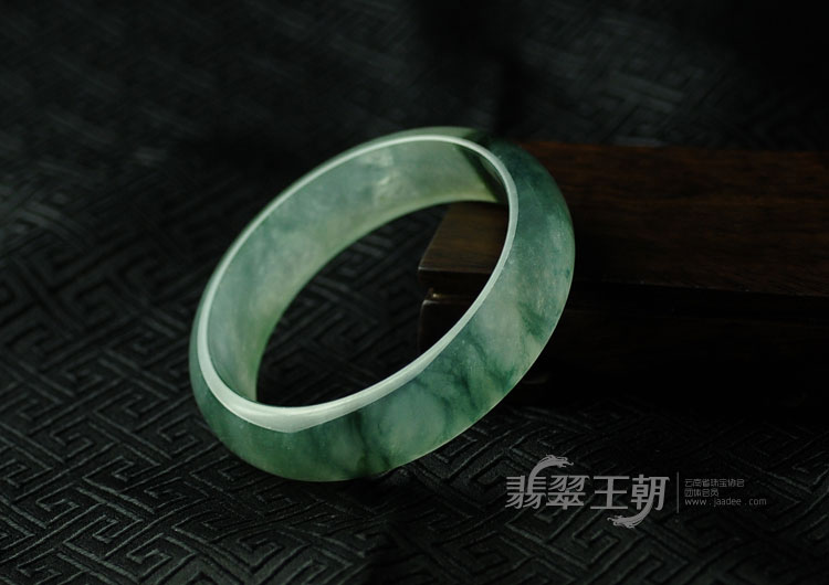 冰种飘花缅甸翡翠手镯（56.5）