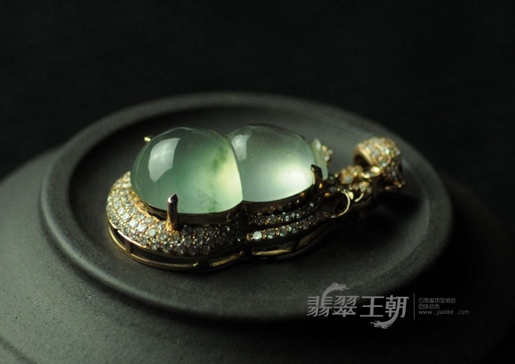 玻璃种飘花包玫瑰金缅甸翡翠葫芦挂件