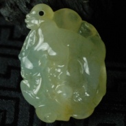 冰种黄翡缅甸翡翠草龙挂件
