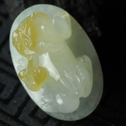 糯冰种黄翡缅甸翡翠貔貅挂件