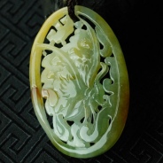 糯冰种三彩缅甸翡翠蝴蝶挂件