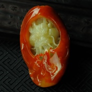 糯冰种红翡缅甸翡翠龙挂件