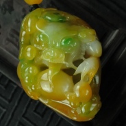 糯冰种三彩缅甸翡翠貔貅挂件