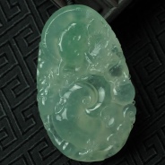 冰玻种淡晴水缅甸翡翠“龙行如意”挂件