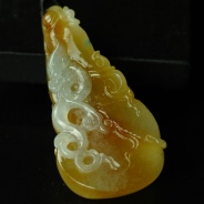 糯冰种黄翡缅甸翡翠龙凤牌挂件