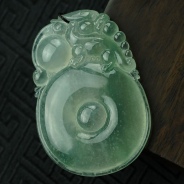 冰玻种略飘花缅甸翡翠福在眼前挂件