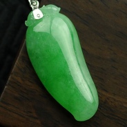 糯冰种阳绿满绿缅甸翡翠福瓜挂件