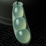 冰种缅甸翡翠四季豆挂件