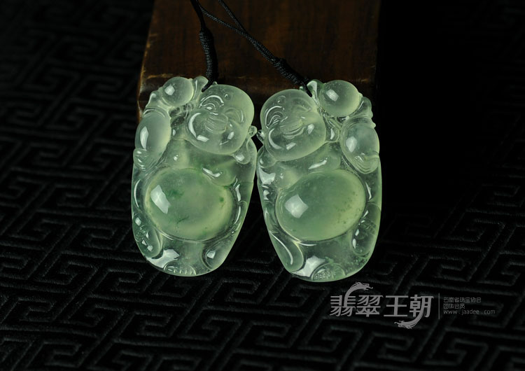 冰玻种飘花莹光缅甸翡翠逍遥佛挂件（一对）