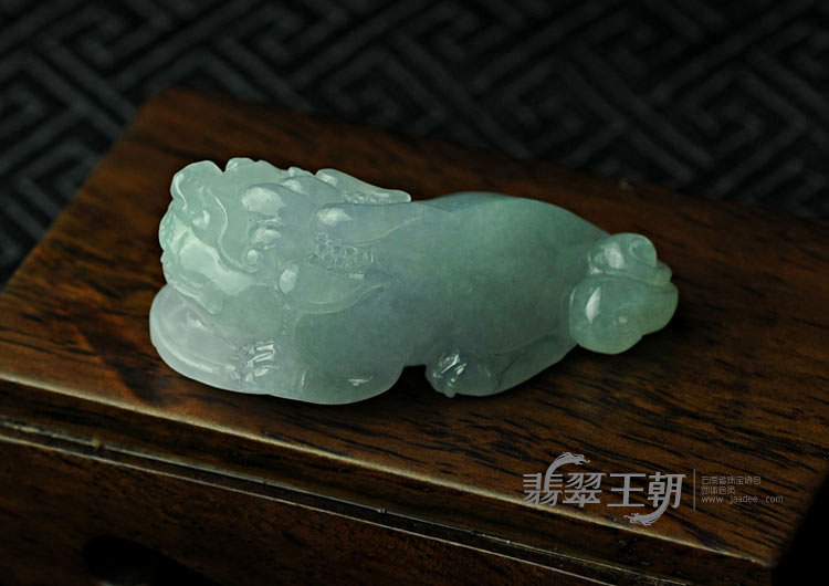 糯冰种晴水缅甸翡翠貔貅挂件