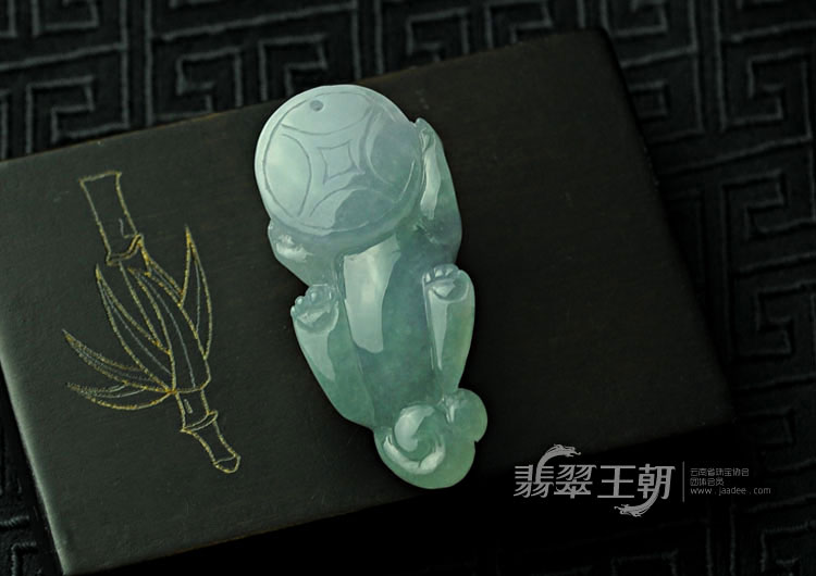 糯冰种晴水缅甸翡翠貔貅挂件