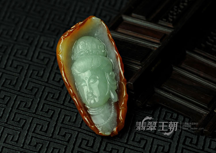 糯冰种黄翡缅甸翡翠观音头挂件