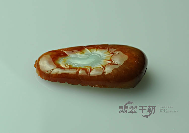 糯冰种黄翡缅甸翡翠观音头挂件