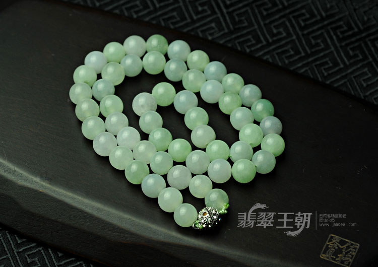 糯冰种晴水缅甸翡翠项链