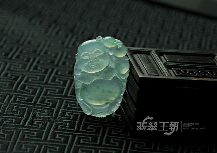 冰玻种飘花缅甸翡翠玉佛挂件