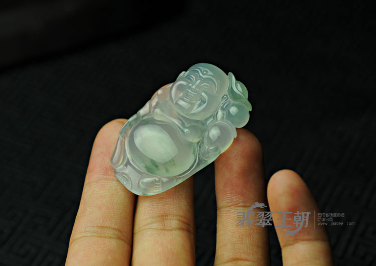 冰玻种飘花缅甸翡翠玉佛挂件
