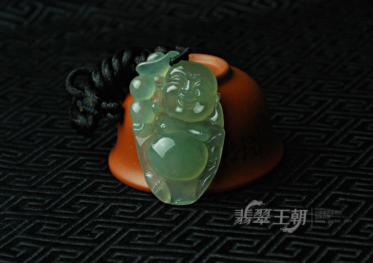 冰种晴水缅甸翡翠逍遥佛挂件
