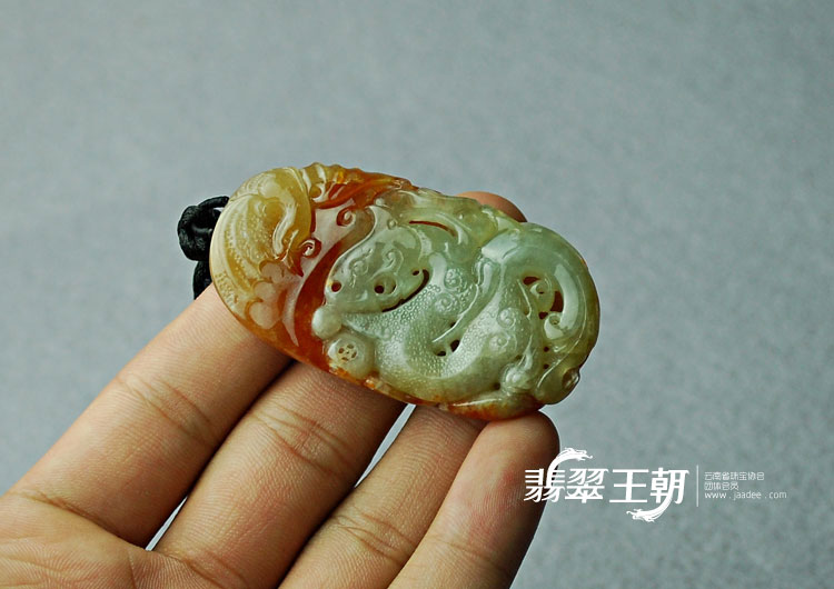 糯冰种红黄翡缅甸翡翠龙凤挂件