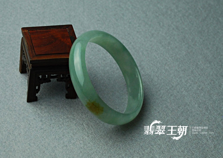 糯冰种晴水黄翡缅甸翡翠手镯（62.7）