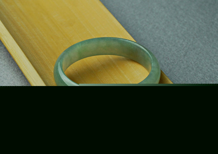 糯冰种晴水黄翡缅甸翡翠手镯（62.7）