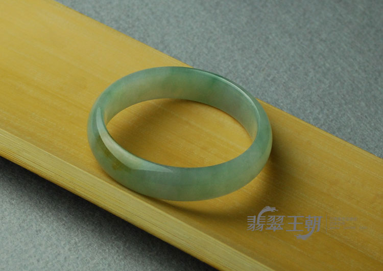 糯冰种晴水黄翡缅甸翡翠手镯（60.3）