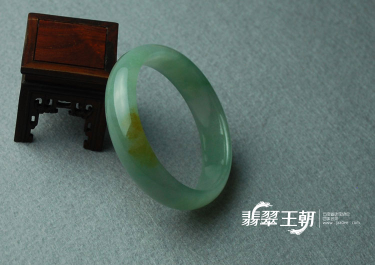 糯冰种晴水黄翡缅甸翡翠手镯（60.3）