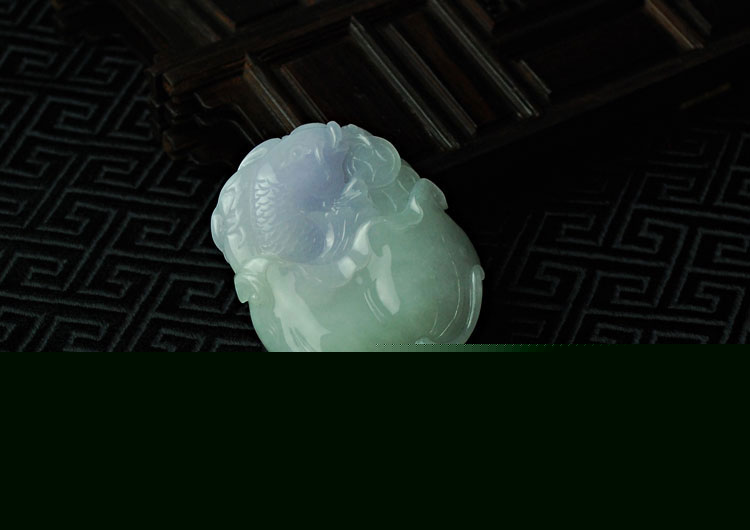 糯冰种紫罗兰缅甸翡翠年年有余挂件