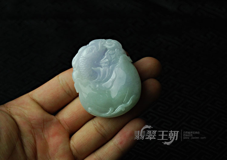 糯冰种紫罗兰缅甸翡翠年年有余挂件