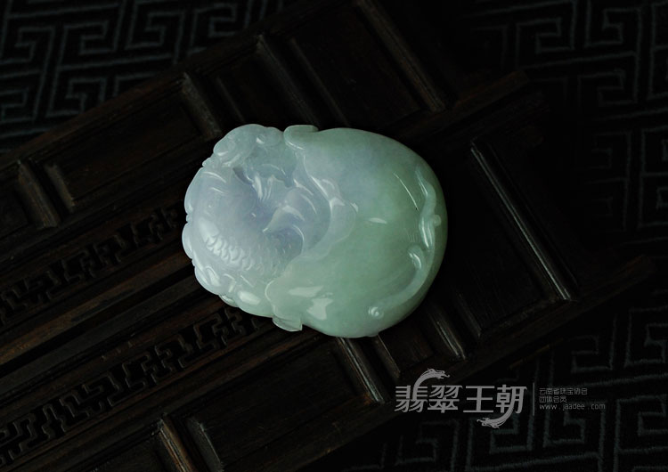糯冰种紫罗兰缅甸翡翠年年有余挂件