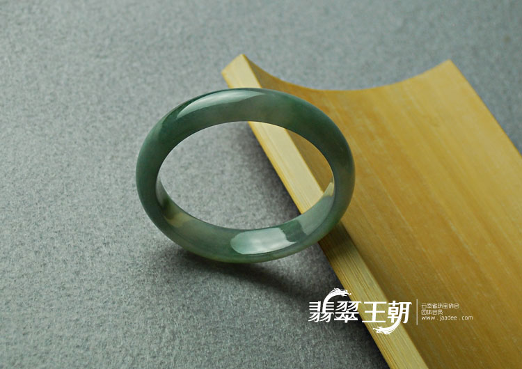 糯冰种紫罗兰晴水缅甸翡翠手镯（53.6）