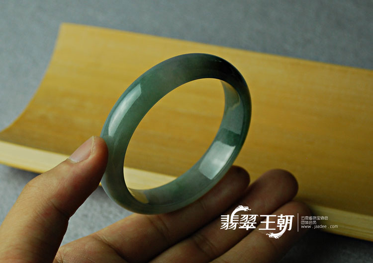 糯冰种紫罗兰晴水缅甸翡翠手镯（53.6）