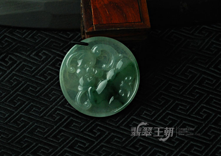 冰种飘花缅甸翡翠流云百福挂件