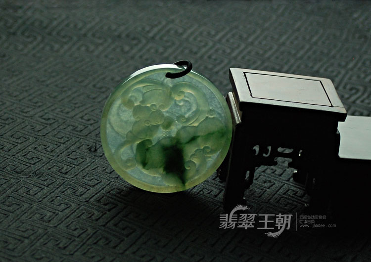 冰种飘花缅甸翡翠流云百福挂件