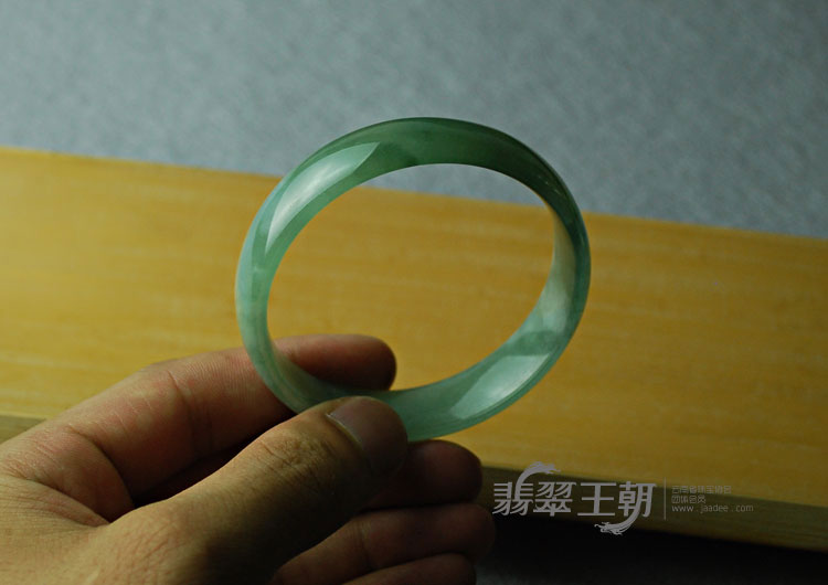 冰种蓝晴水缅甸翡翠手镯（56.9）