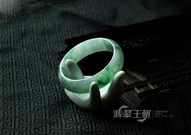 糯冰种花青缅甸翡翠手镯（55.3）
